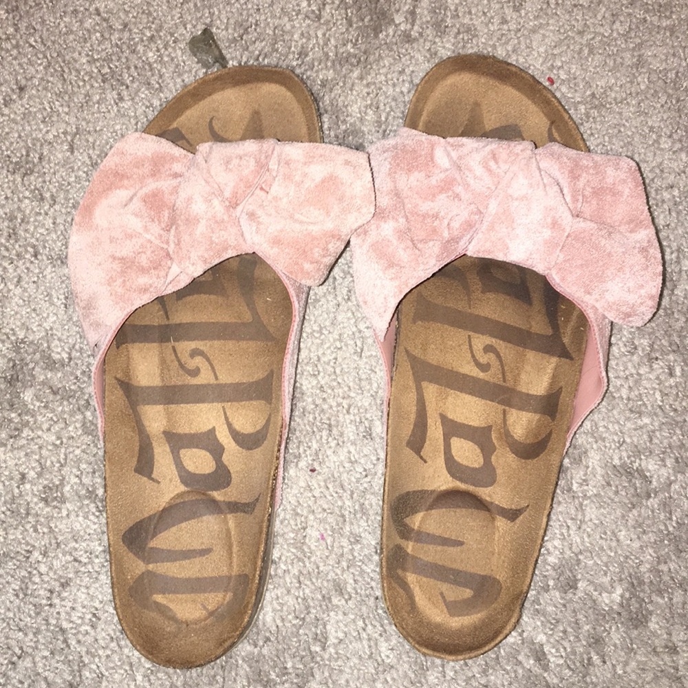 velvet tie accent slides